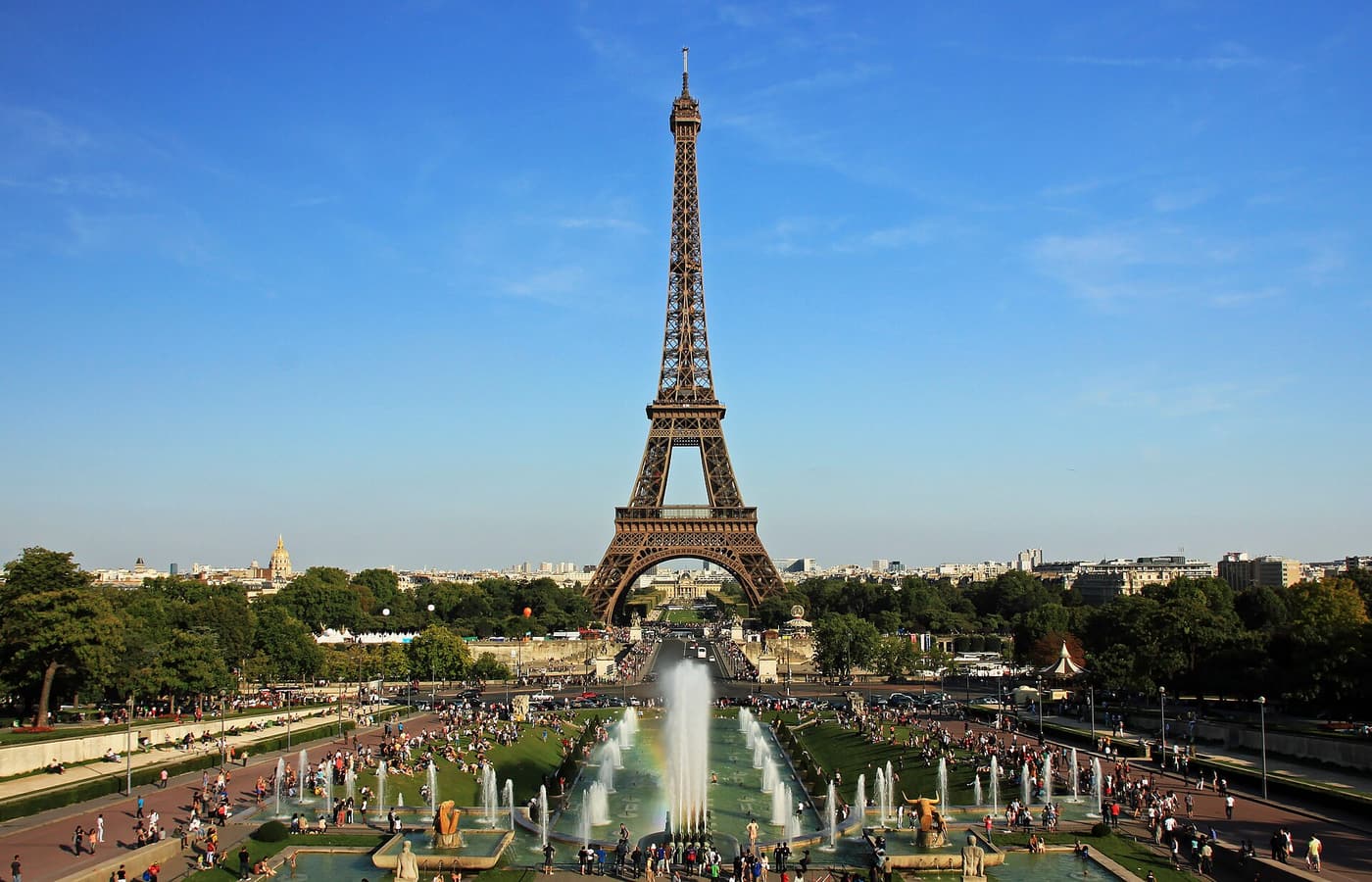 The Eiffel Tower seen from the Trocadéro gardens and fountains
