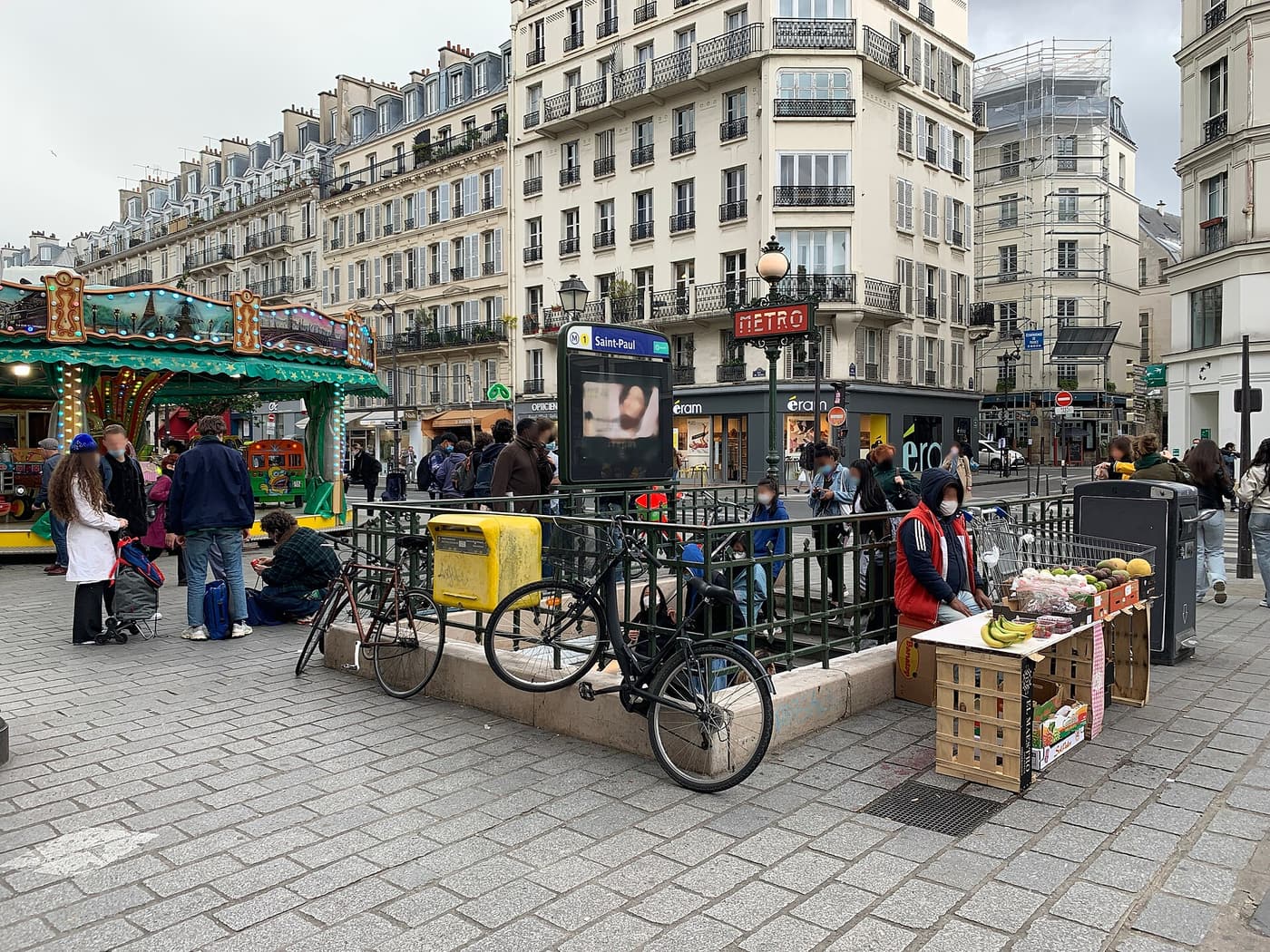 The entrance to Saint-Paul Métro station on Rue Saint-Antoine