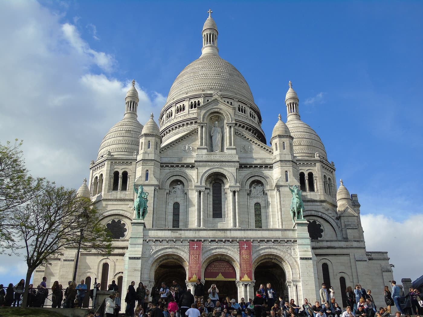 The white domes of the Sacré-Cœur basilica on the hill of Montmartre